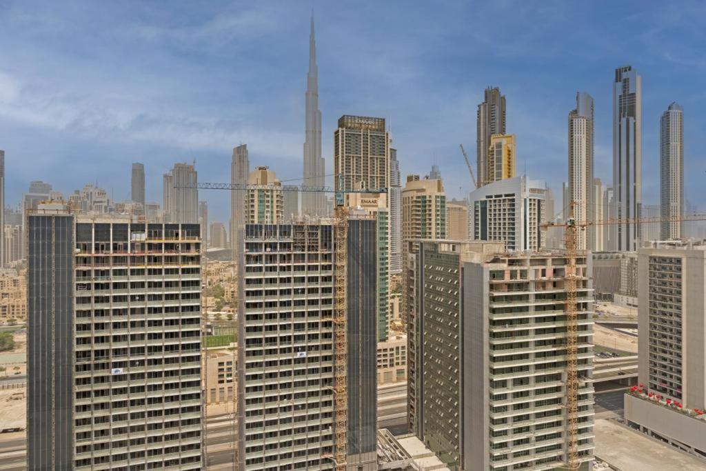 Fantastic One Bedroom Apartment With Burj-Khalifa View Dubai Bagian luar foto