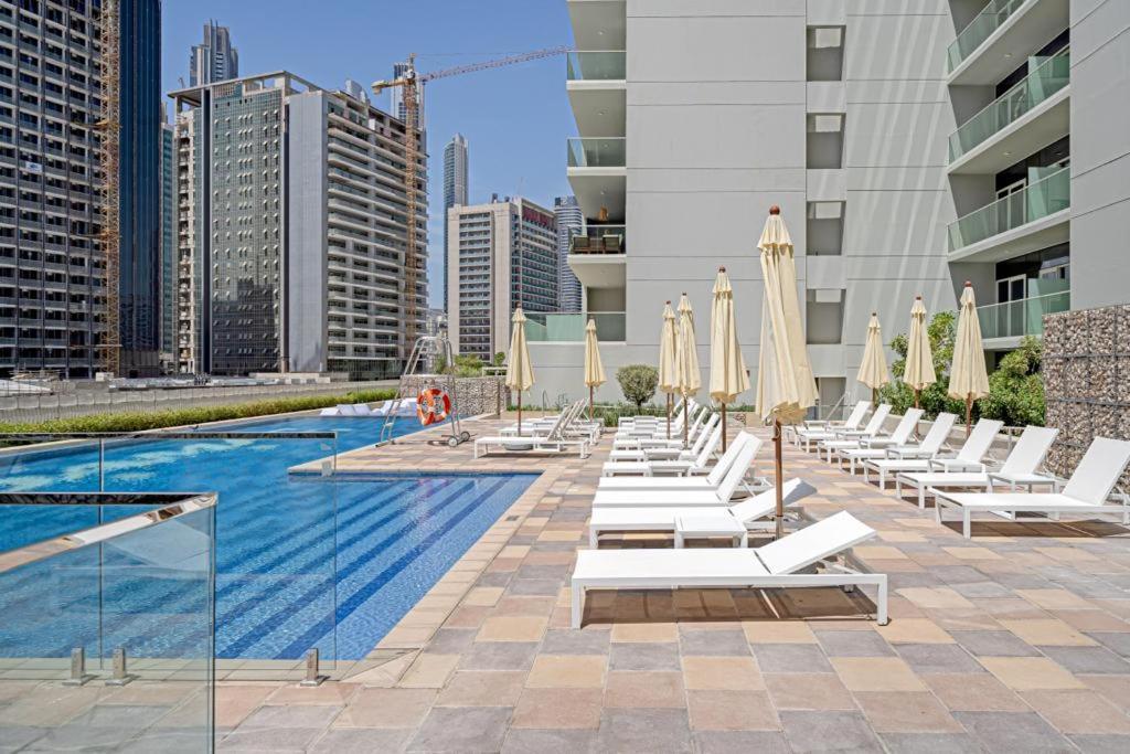 Fantastic One Bedroom Apartment With Burj-Khalifa View Dubai Bagian luar foto